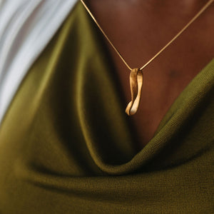 Cami - 14KY Mobius Crosshatch Texture Necklace