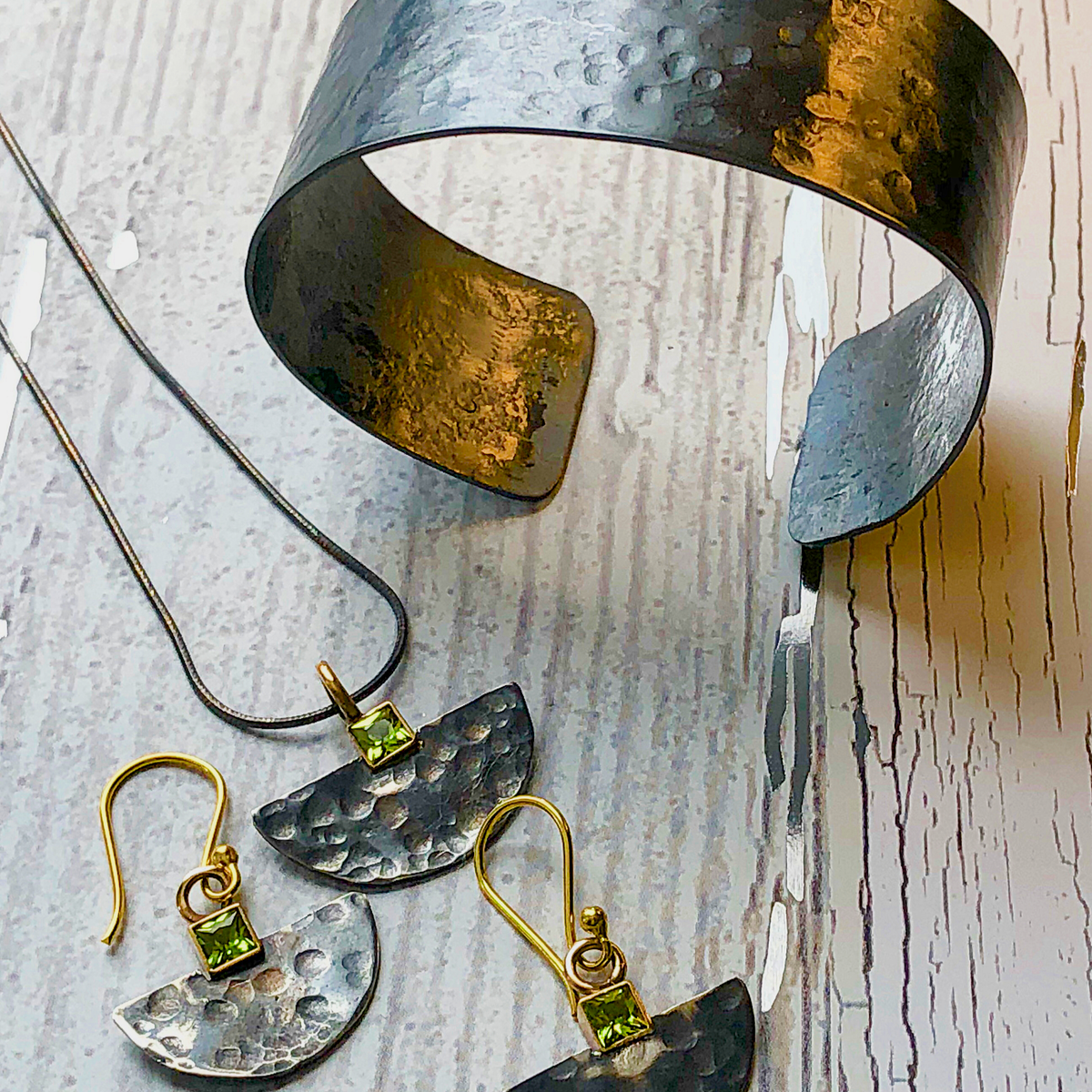 Sloane Oxidized Necklace, Peridot