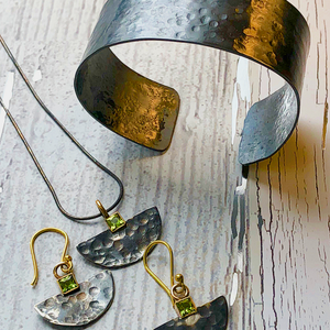 Sloane Oxidized Necklace, Peridot