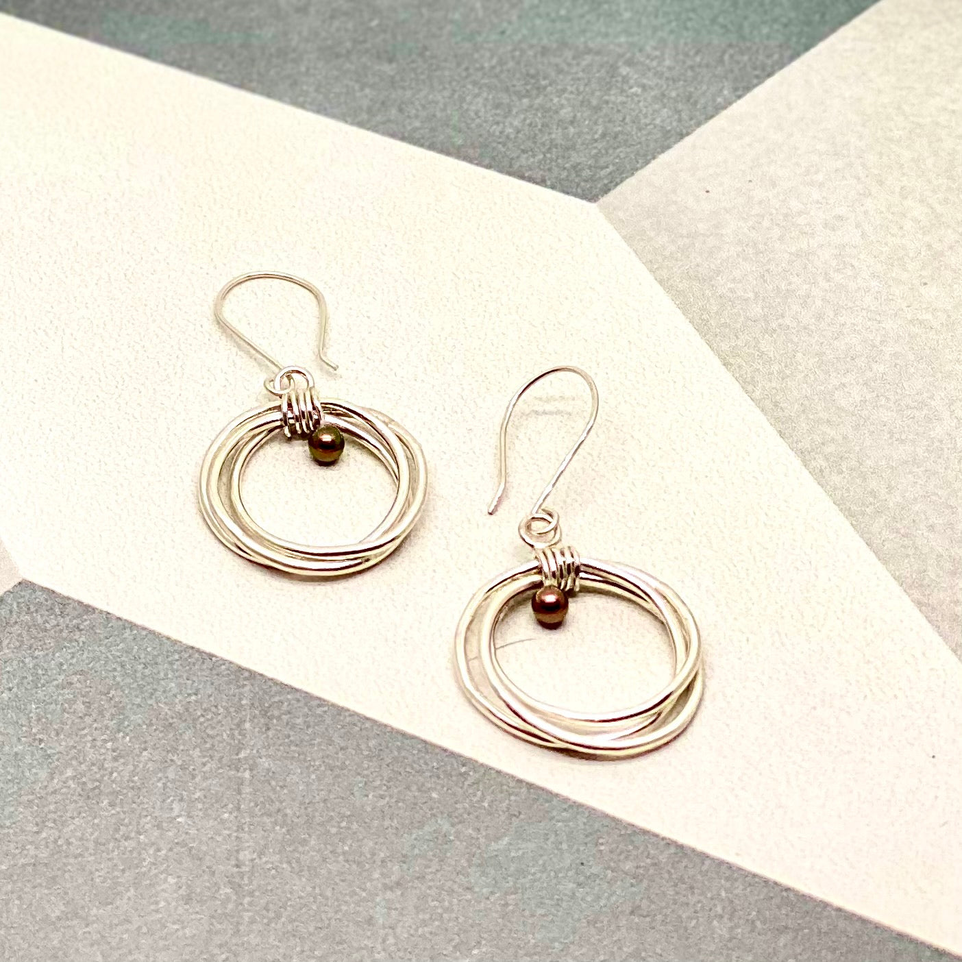 Maven Sterling Silver Mobius Ring Earrings with Peacock Freshwater Pearls
